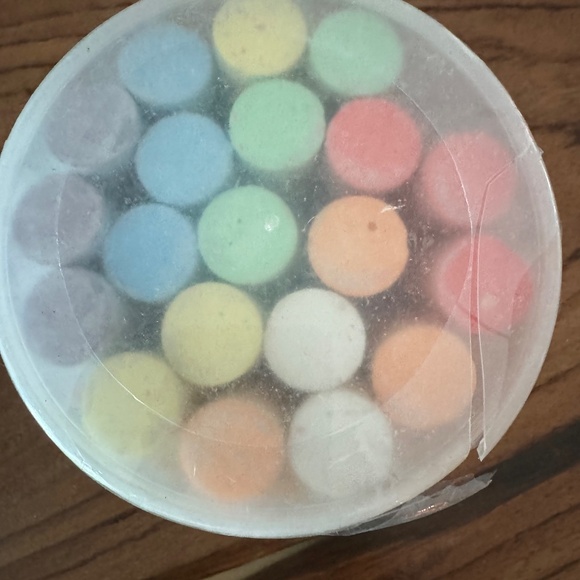 Chalk - Picture 2 of 4